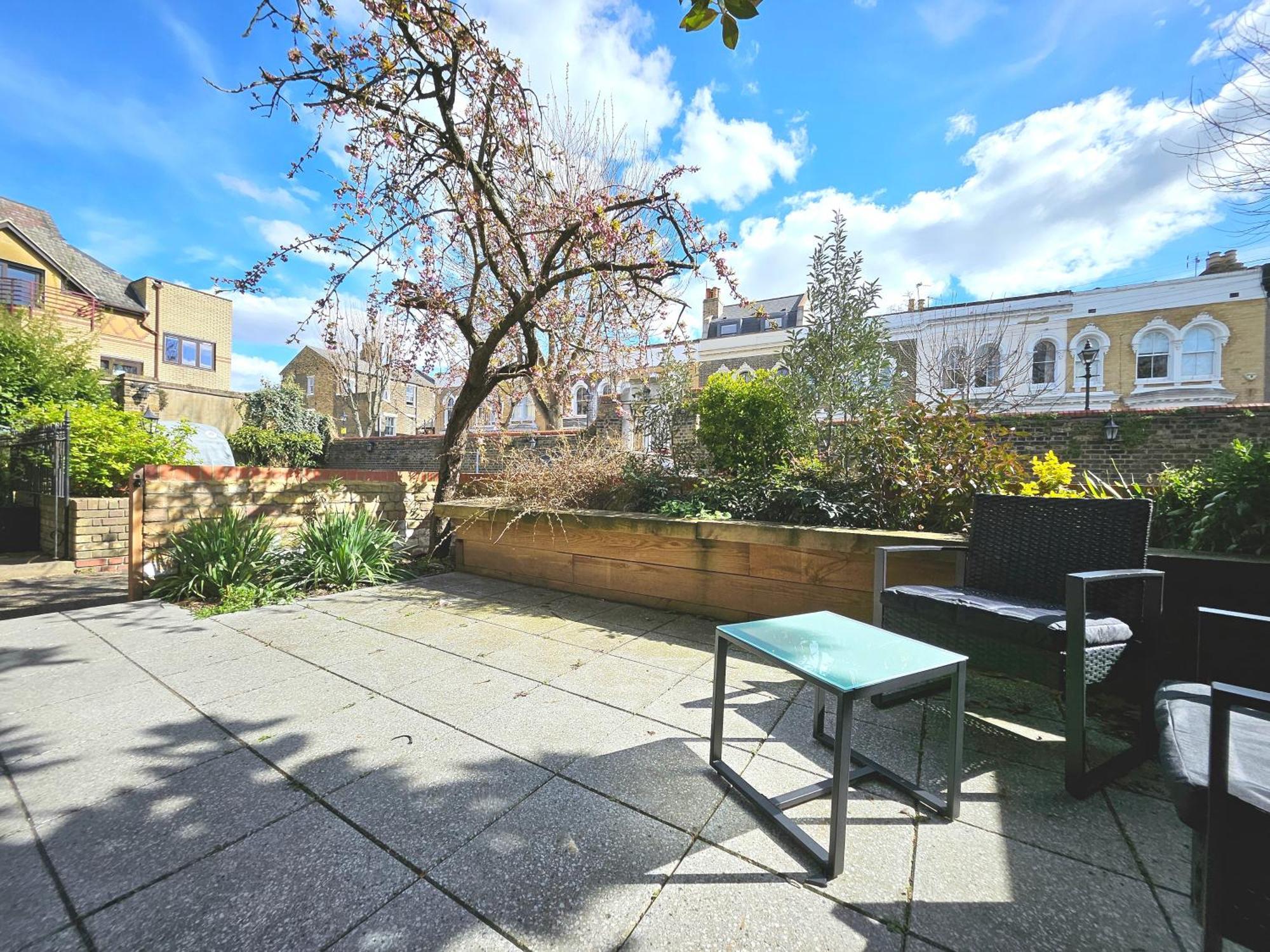 Schoolbell Mews Full 3 Bedroom 2 Bathroom Architect Designed Mews House Fabulous Bow, Victoria Park Location Holiday home *