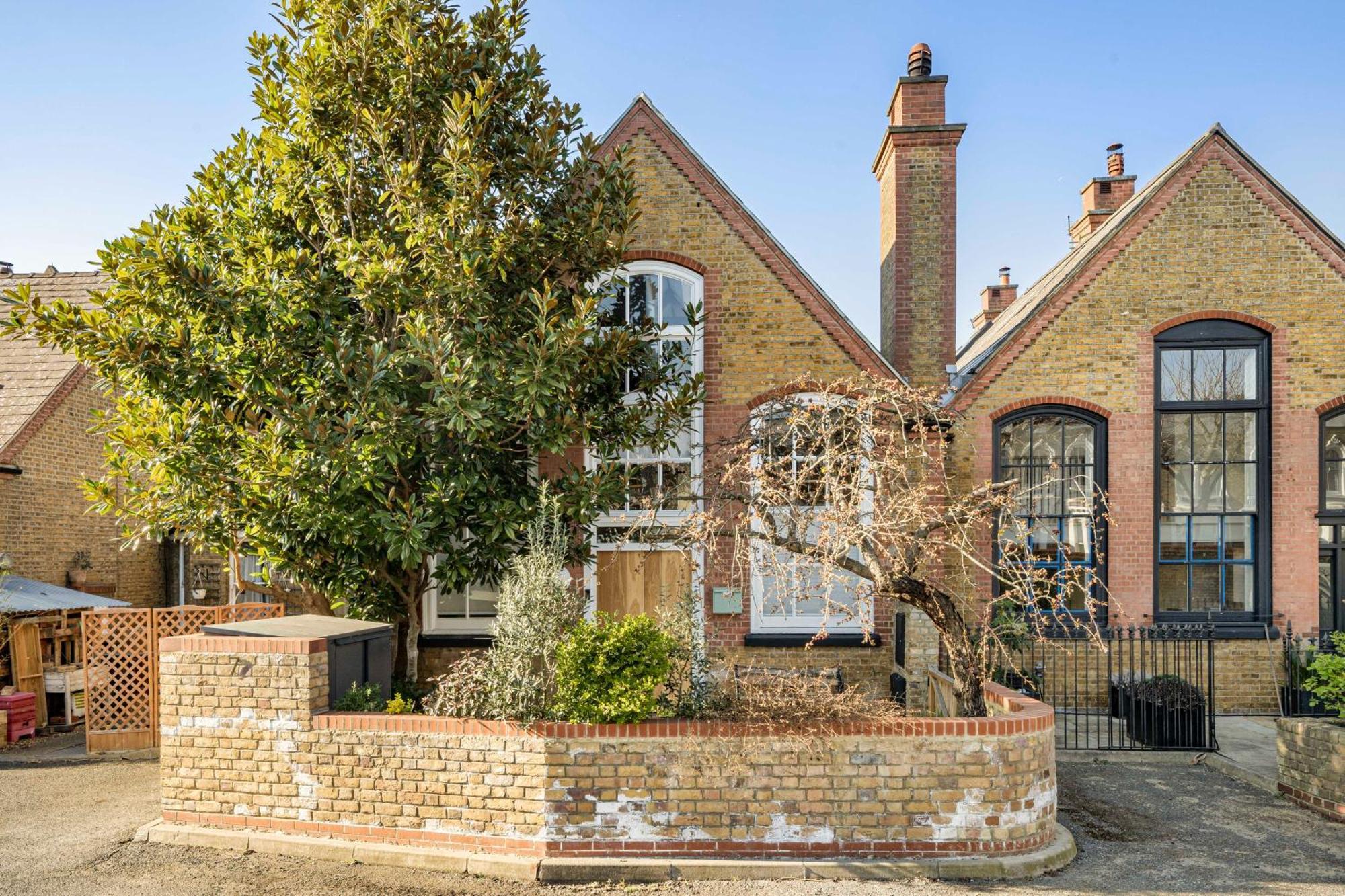 Schoolbell Mews Full 3 Bedroom 2 Bathroom Architect Designed Mews House Fabulous Bow, Victoria Park Location * Londra