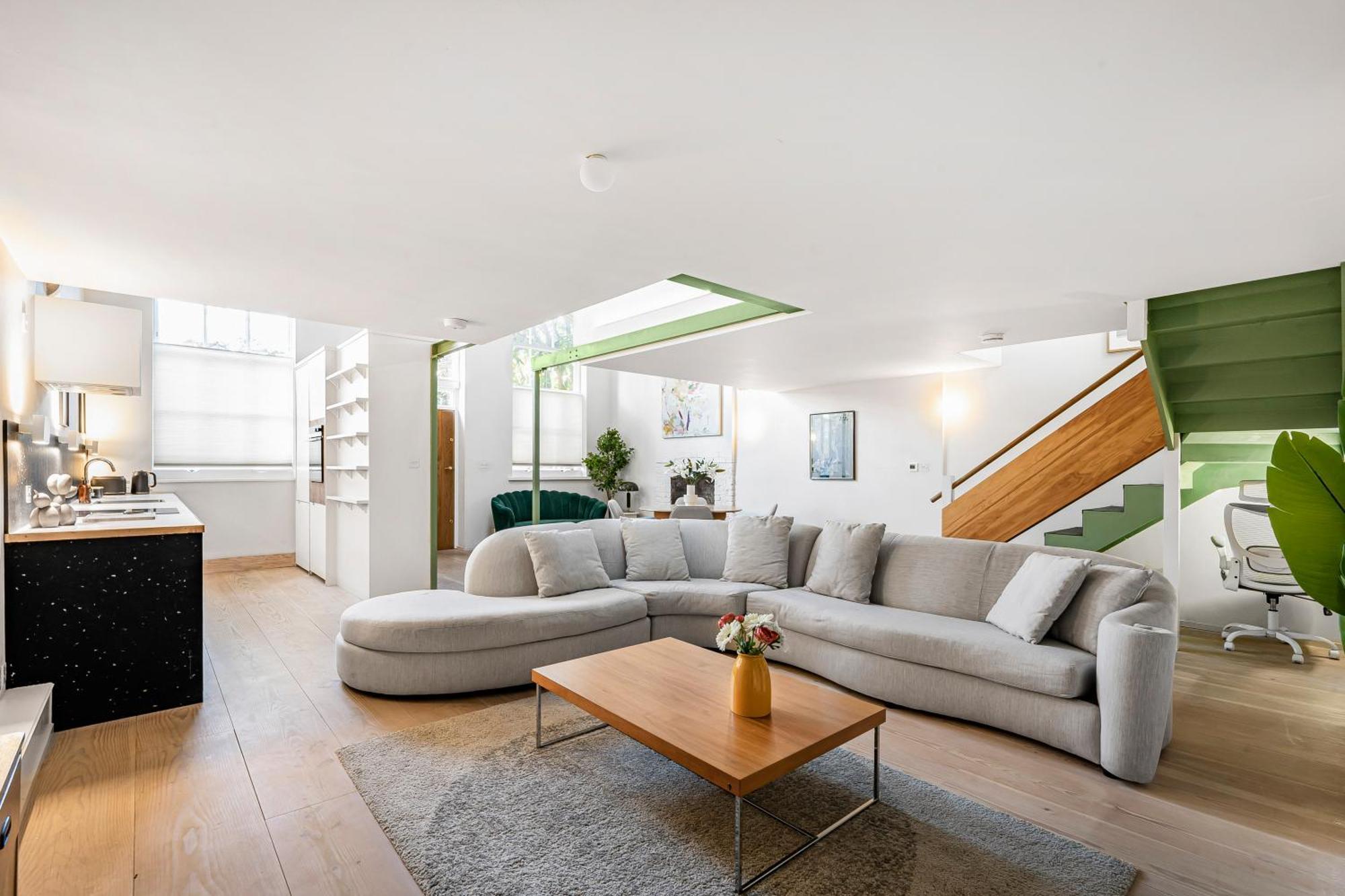 Casa vacanze Schoolbell Mews Full 3 Bedroom 2 Bathroom Architect Designed Mews House Fabulous Bow, Victoria Park Location